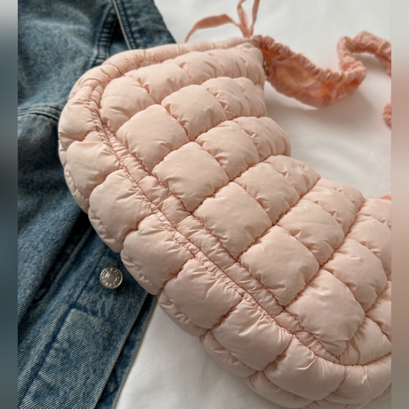 Bubble Bliss Ruched Bag - Blush Pink - Picture 6 of 10